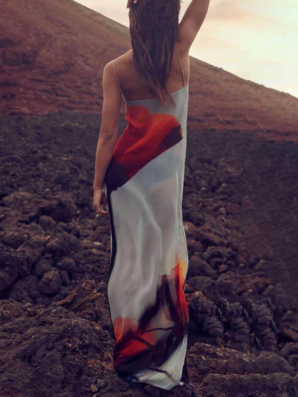 Maxikleid im H-Linien-Schnitt mit abstraktem Tulpenprint für den Urlaub