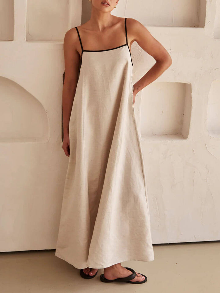 Sommerliches A-Linien-Kleid mit kontrastierenden Trägern