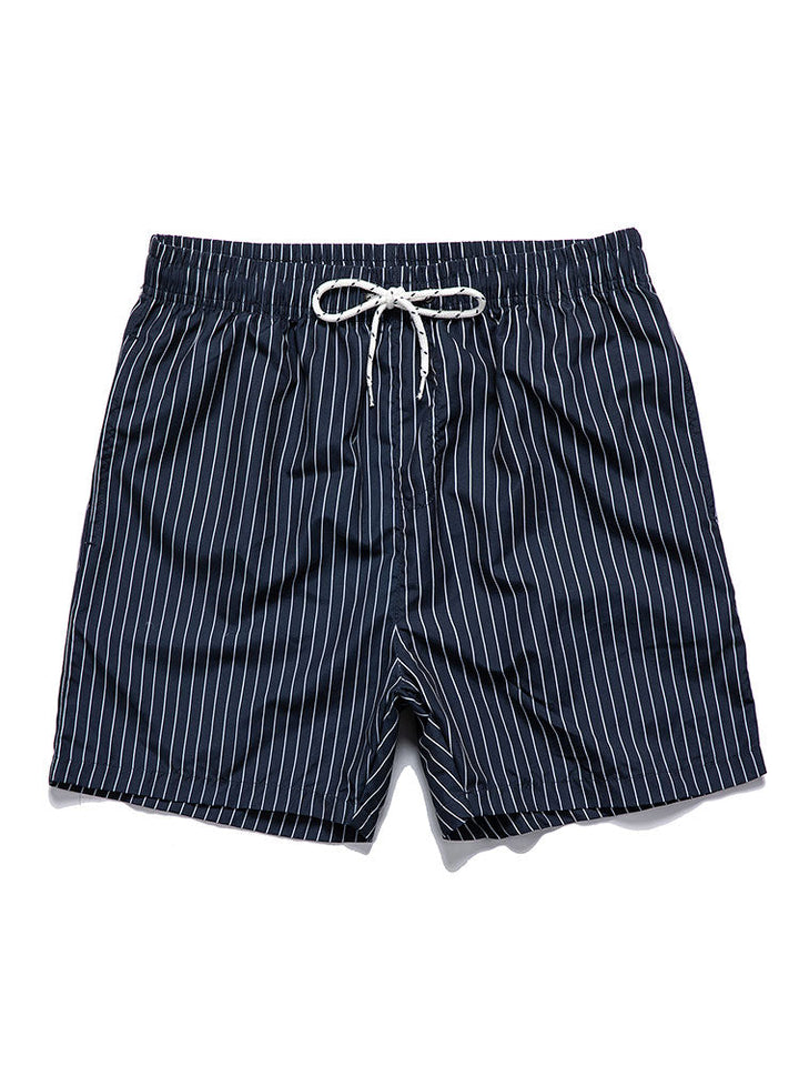 Hemd mit Palmen-Print und Badehose mit Streifenmuster