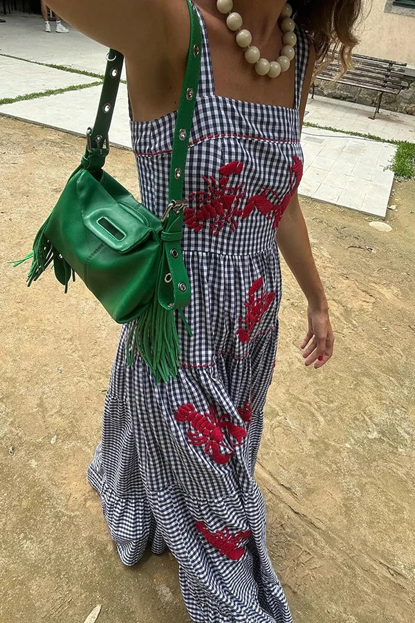 Langes Karokleid mit gestickten Garnelen