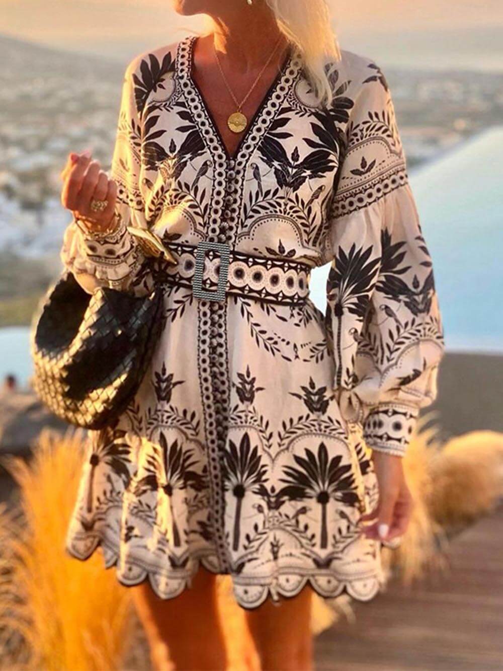Modisches bedrucktes lockeres Strand-Minikleid