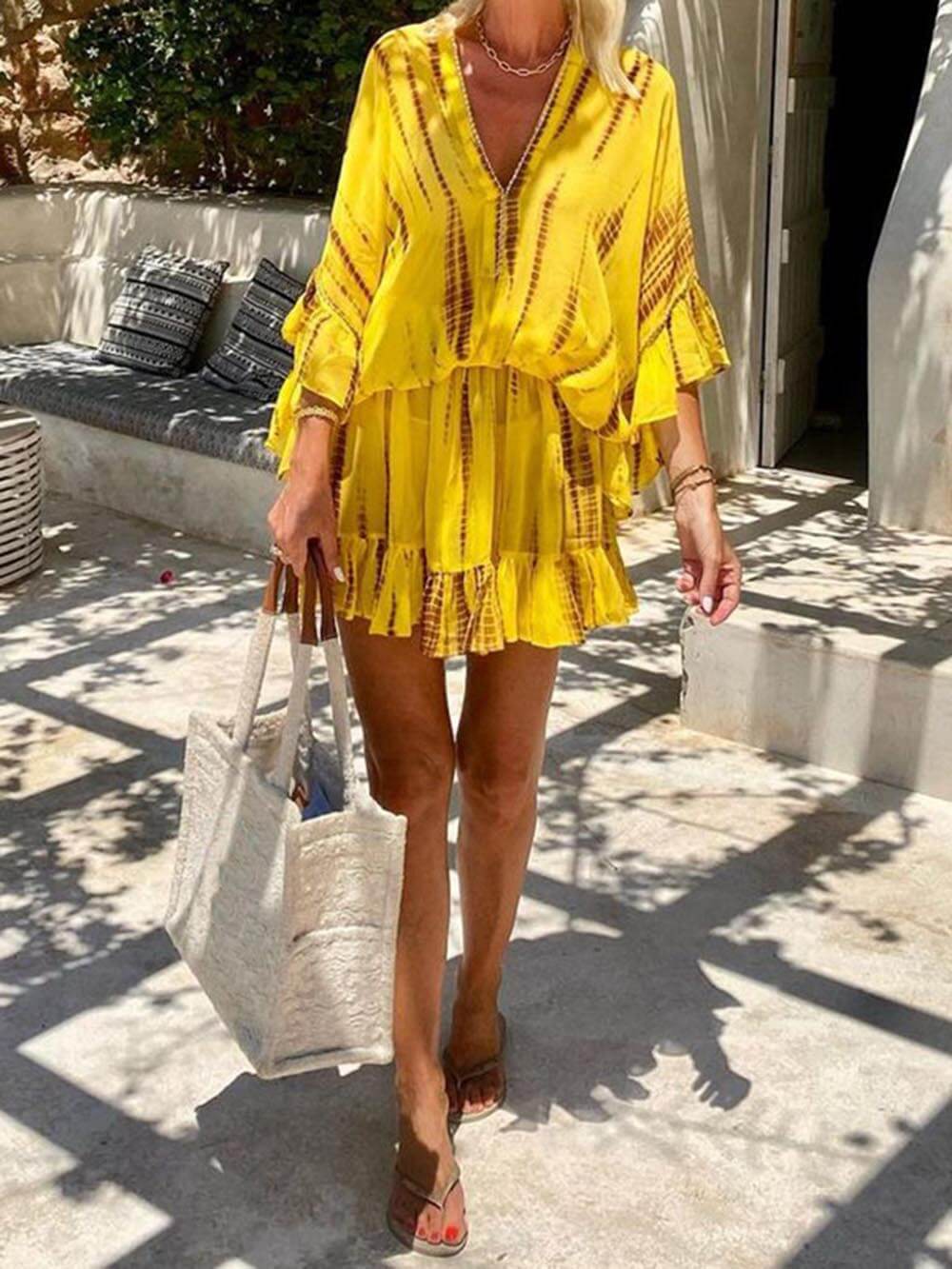 Einzigartiges Batik-Minikleid mit Rüschen, Fledermausärmeln und elastischem Taillenbund