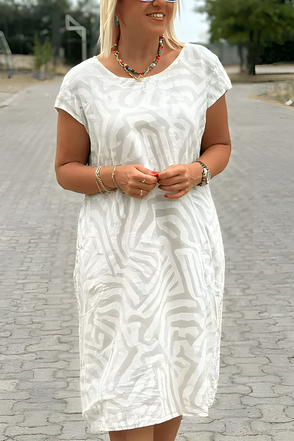 Nelia | Sommerkleid mit Rundhalsausschnitt und Vintage-Print