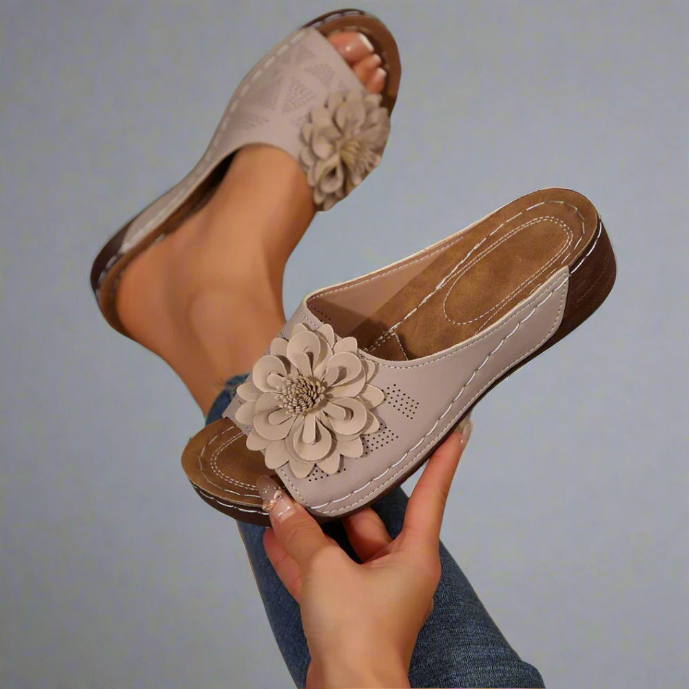Kira | Elegante Keilabsatzsandalen für den Sommer