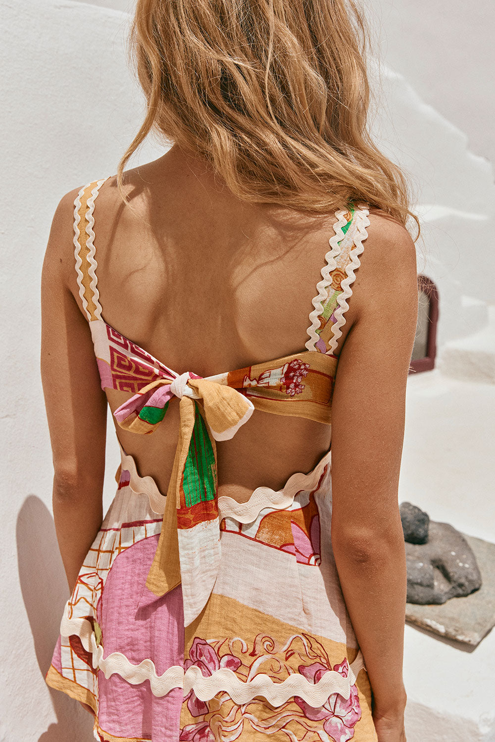 Carina | Bedrucktes Set mit Trägertop, welligem Saum und weitem Hosenbund mit elastischer Taille