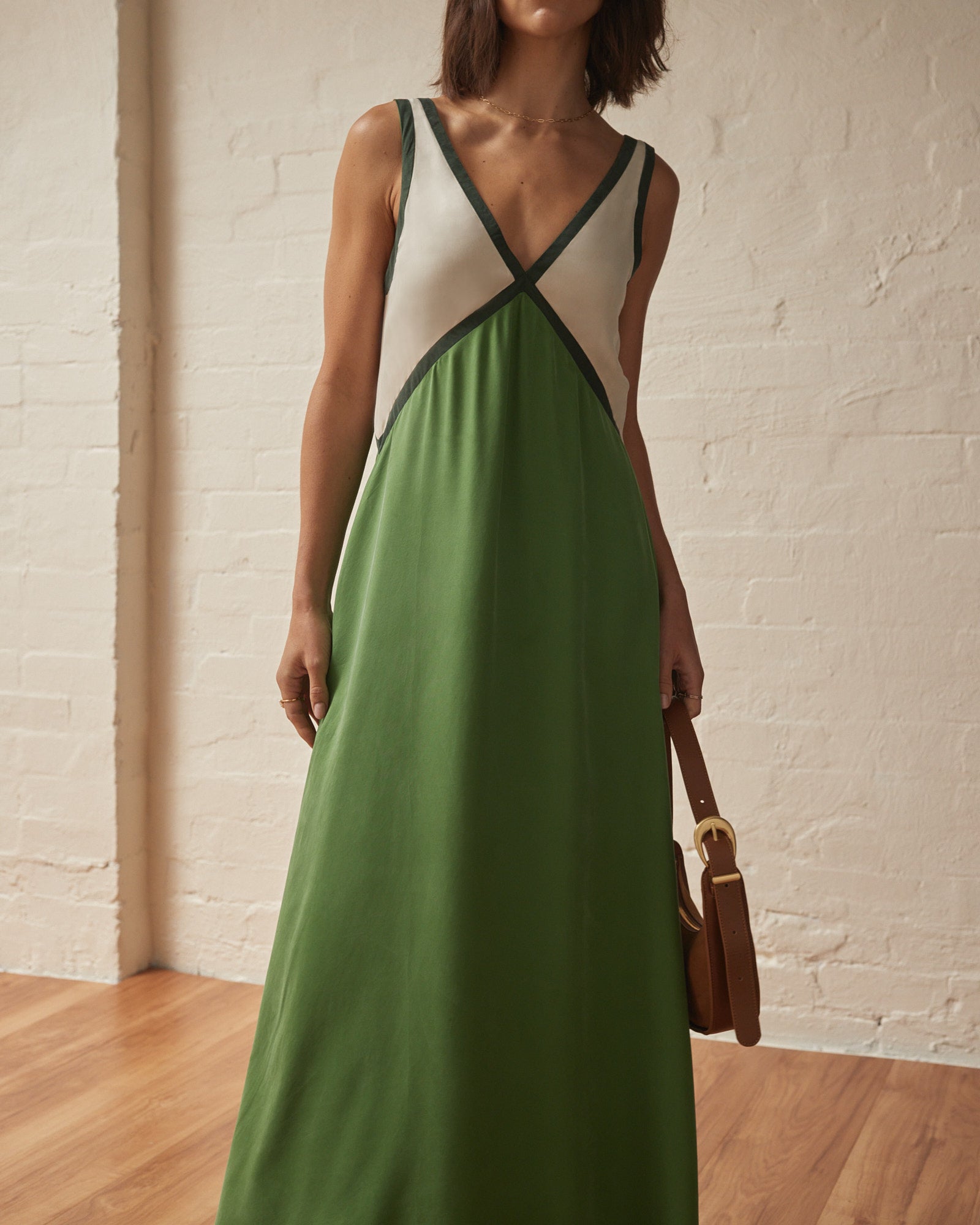 Jacky – Leichtes Maxikleid mit V-Ausschnitt