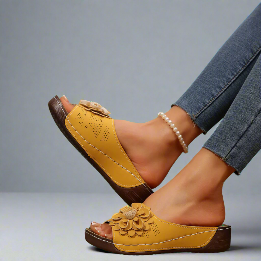Kira | Elegante Keilabsatzsandalen für den Sommer