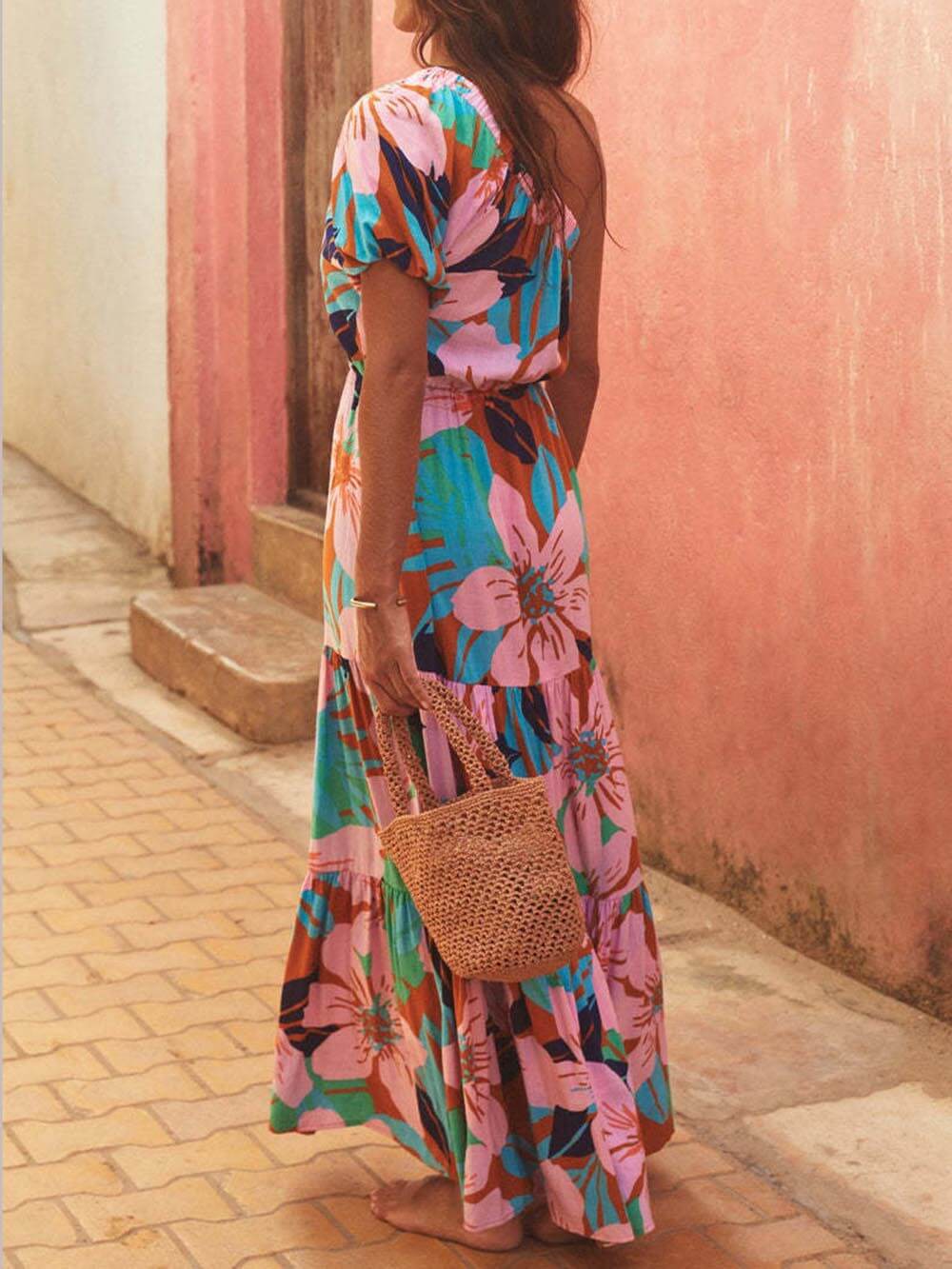 Schulterfreies Kleid mit Palmblatt-Print und floralem Urlaubsstil
