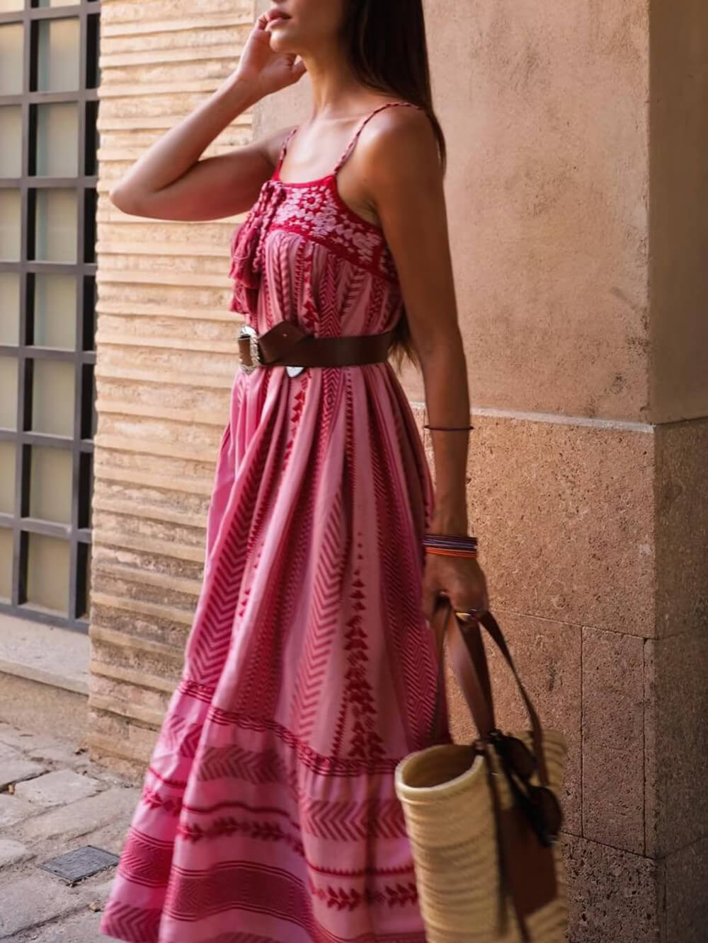 Gehäkeltes Patchwork Maxikleid im ethnischen Strickstil