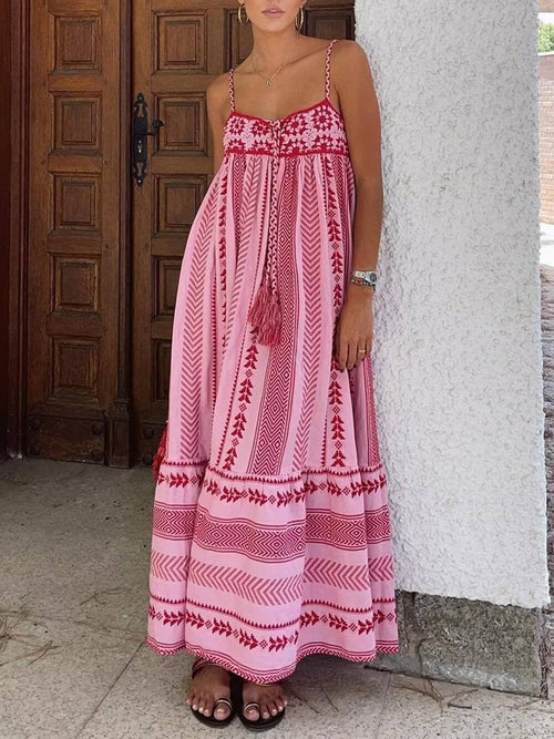 Gehäkeltes Patchwork Maxikleid im ethnischen Strickstil