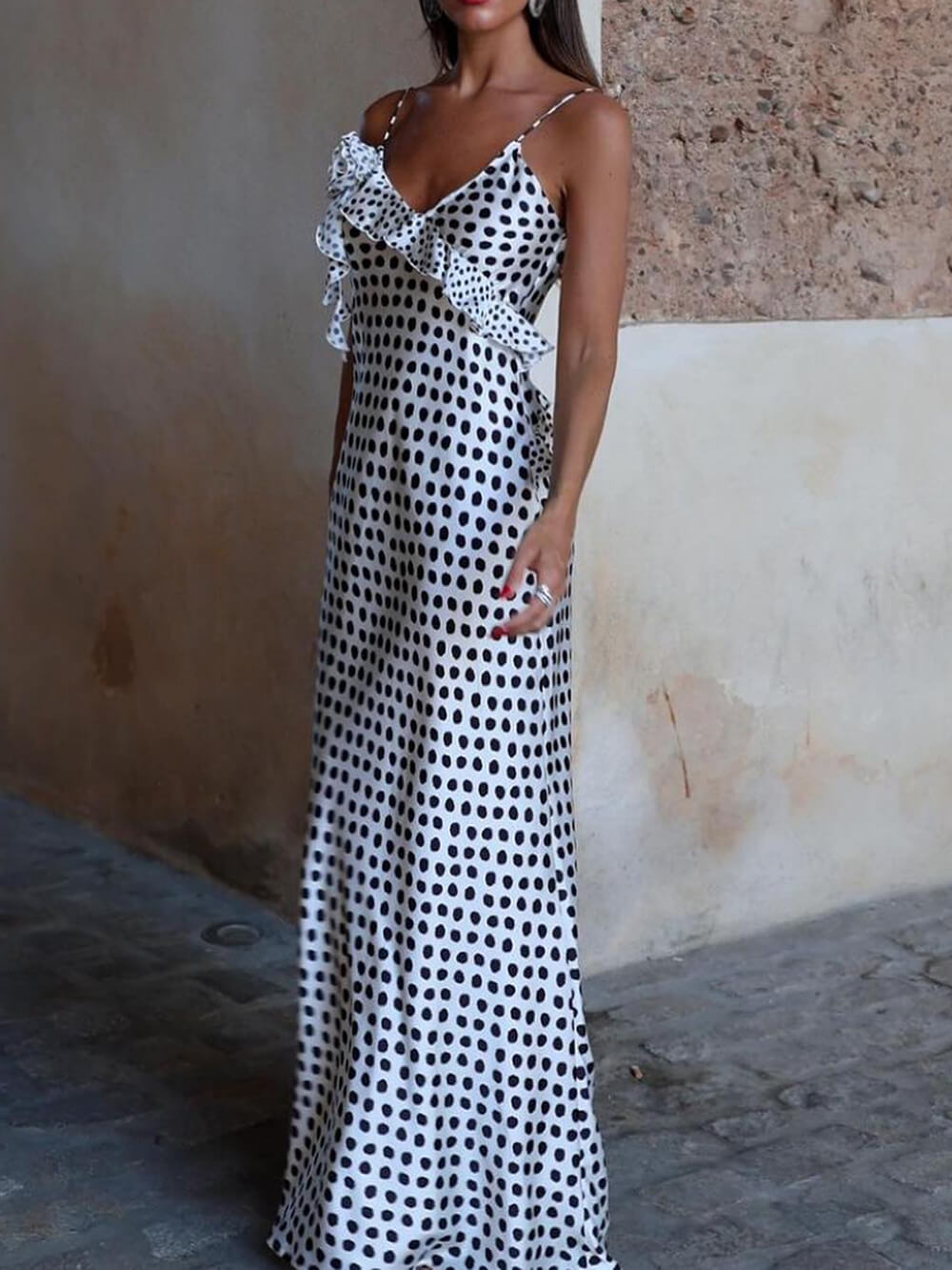 Maxikleid mit Polka-Dot-Muster, fantasievoller Guipure-Spitze und Rüschen-Trägern