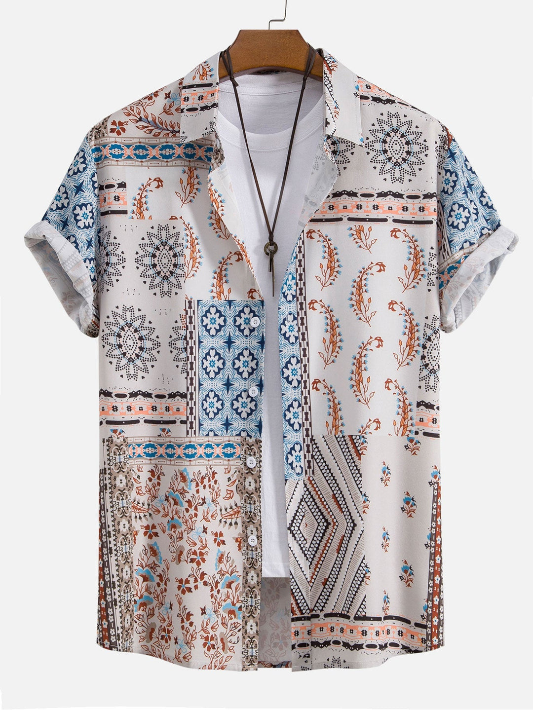 Hemd mit Schalprint und Badehose mit Knopfleiste