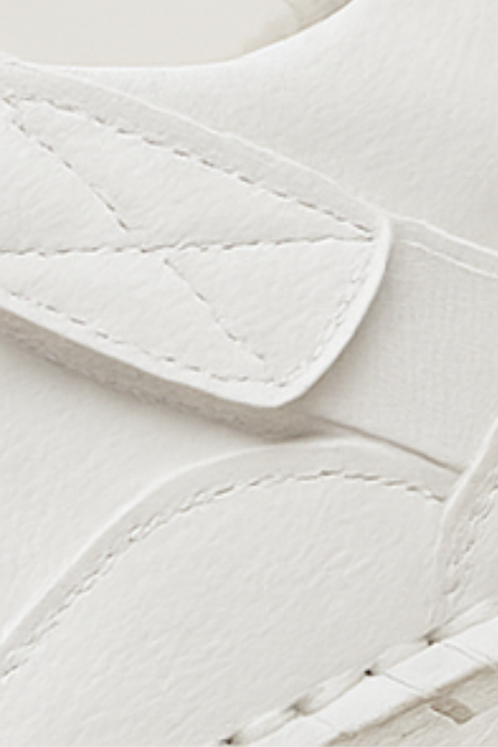 Aleera Sneakers - Weiß (Grau Sohle)