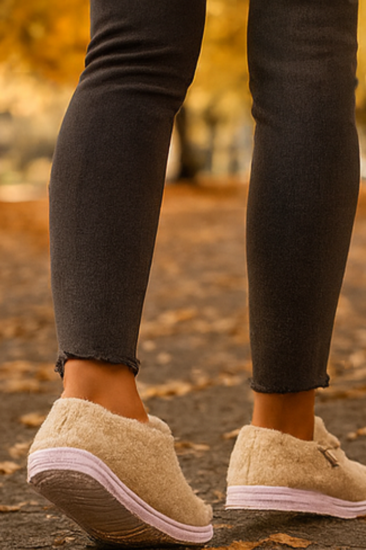 Winnie Warme Teddy Slippers - Beige