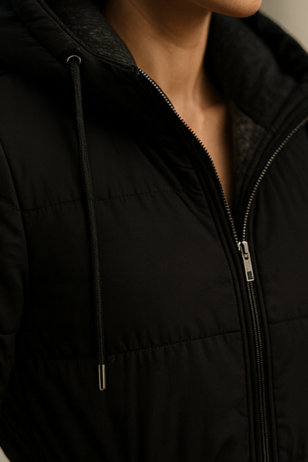 Mairah | Gepolsterte Kapuzen-Daunenjacke