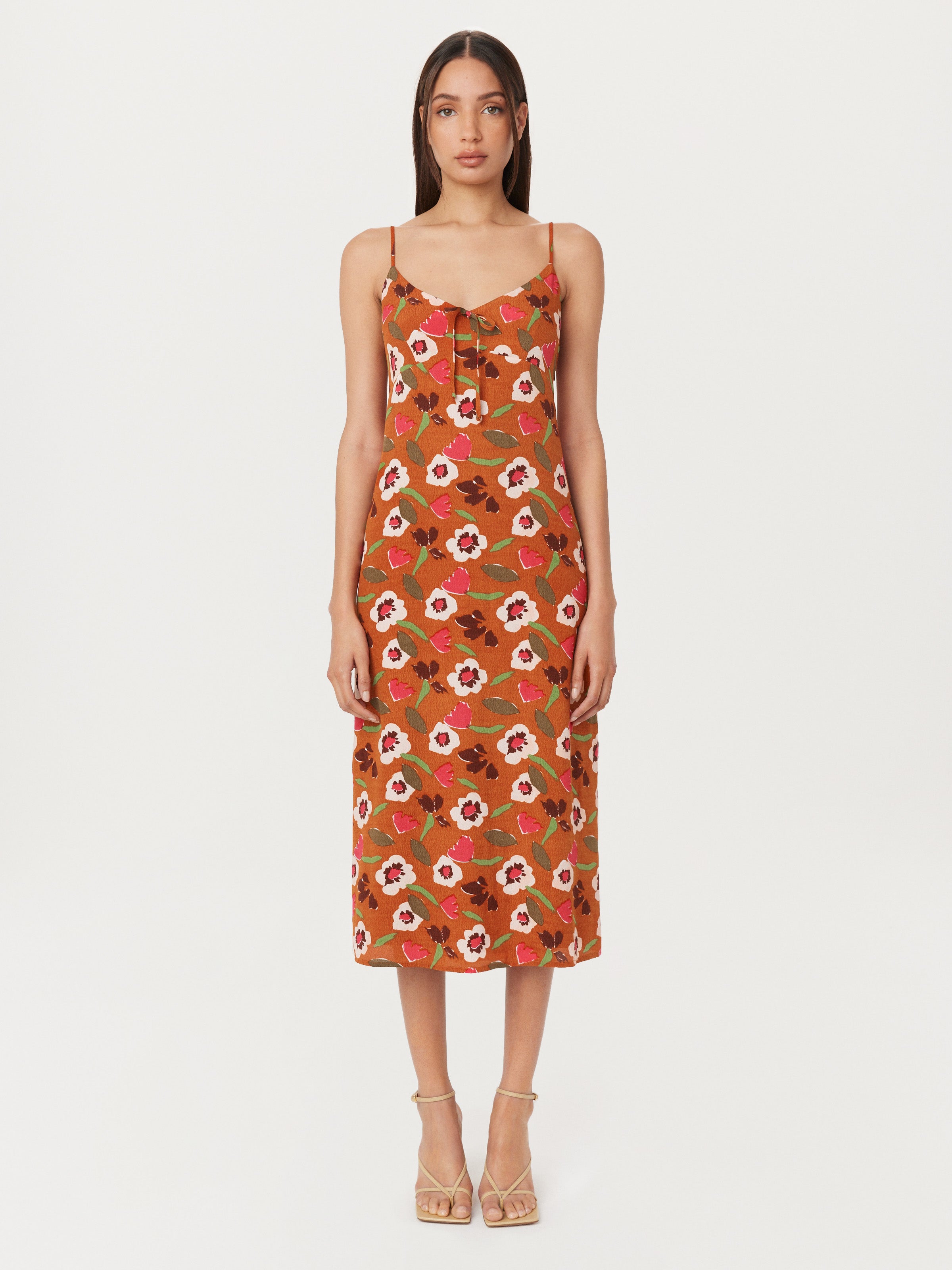 Fließendes Slip-Kleid mit Blumenmuster in Rotton Clay