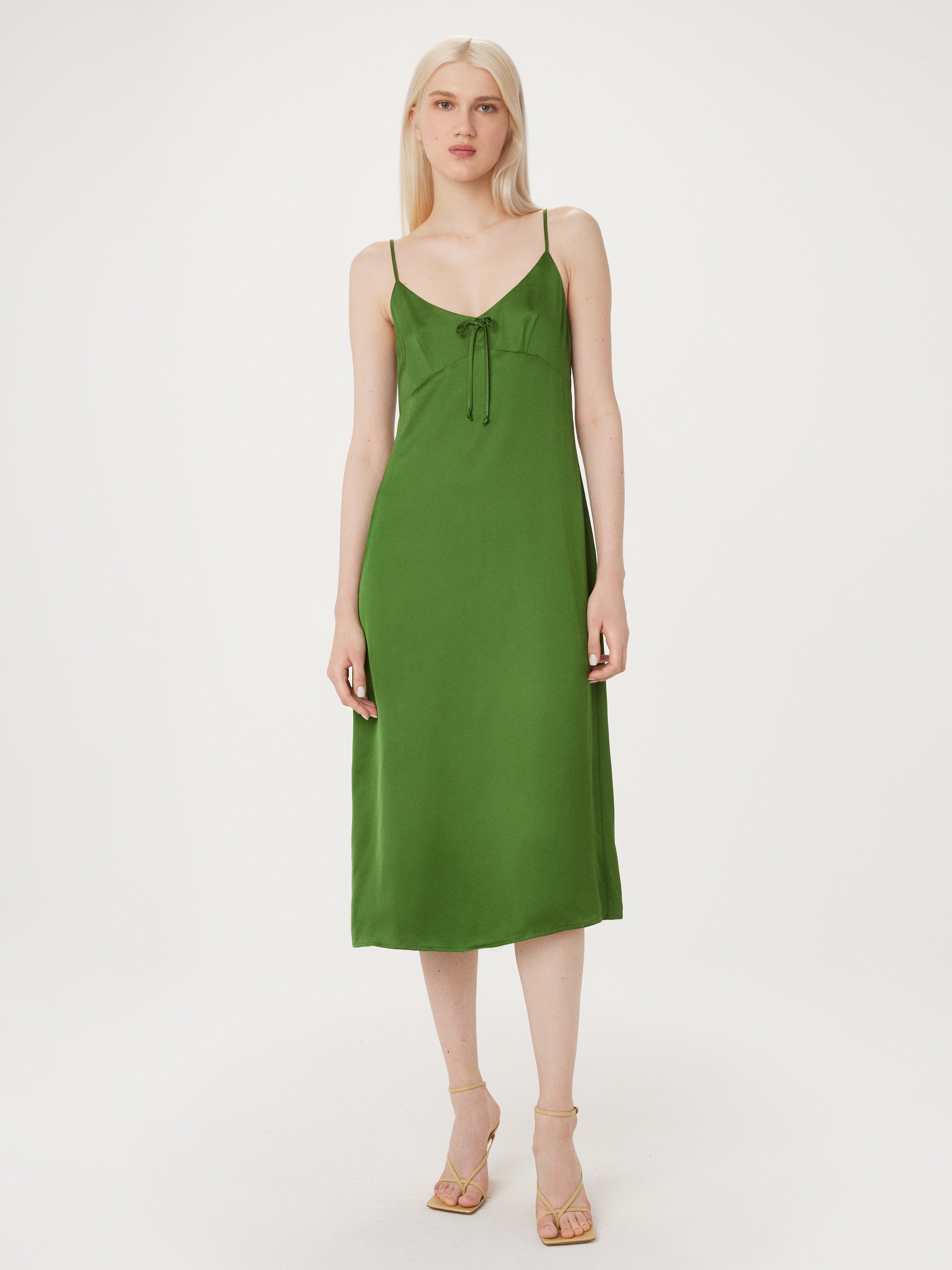 Satin Slip Kleid in Militärgrün