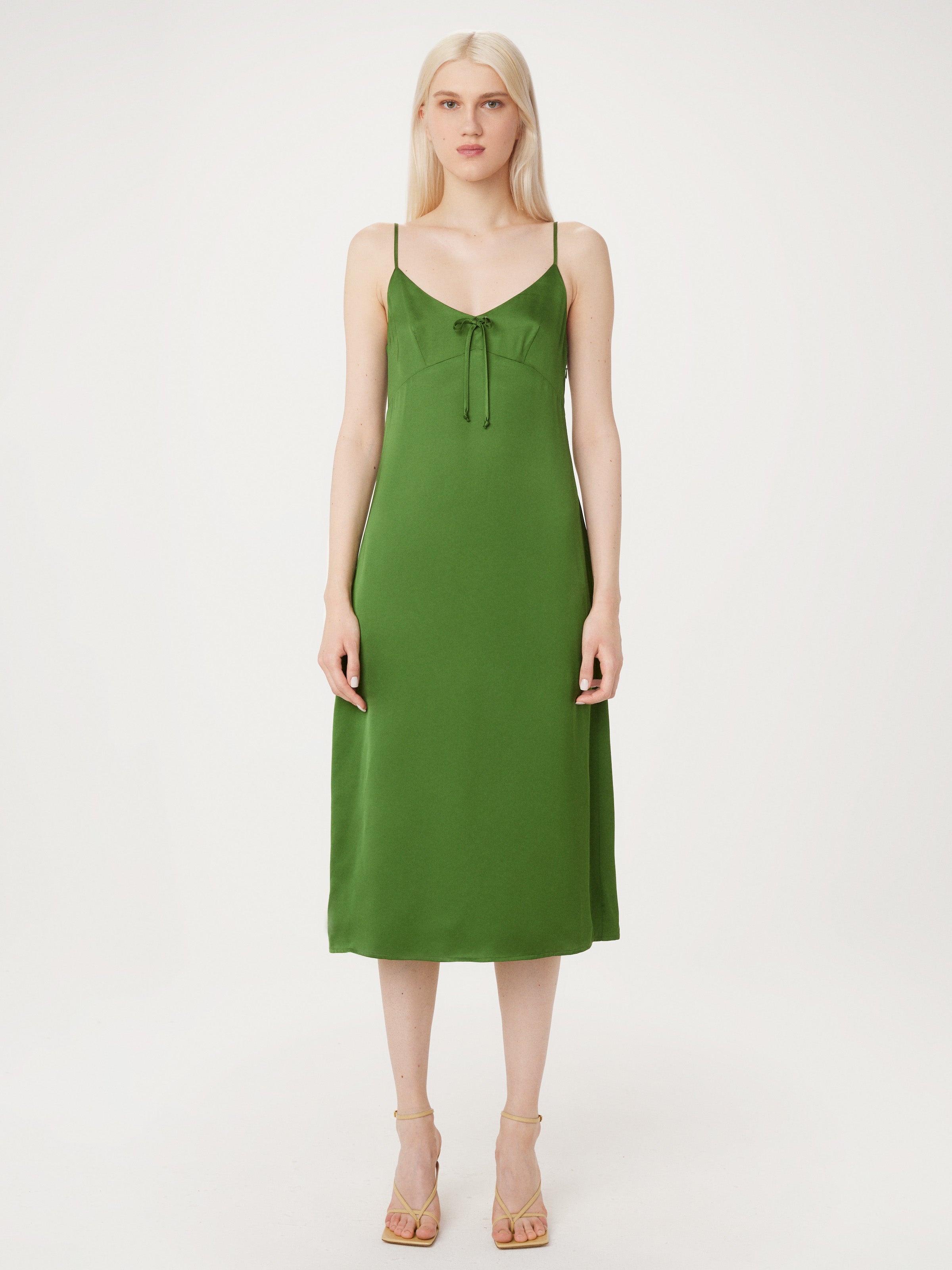Satin Slip Kleid in Militärgrün