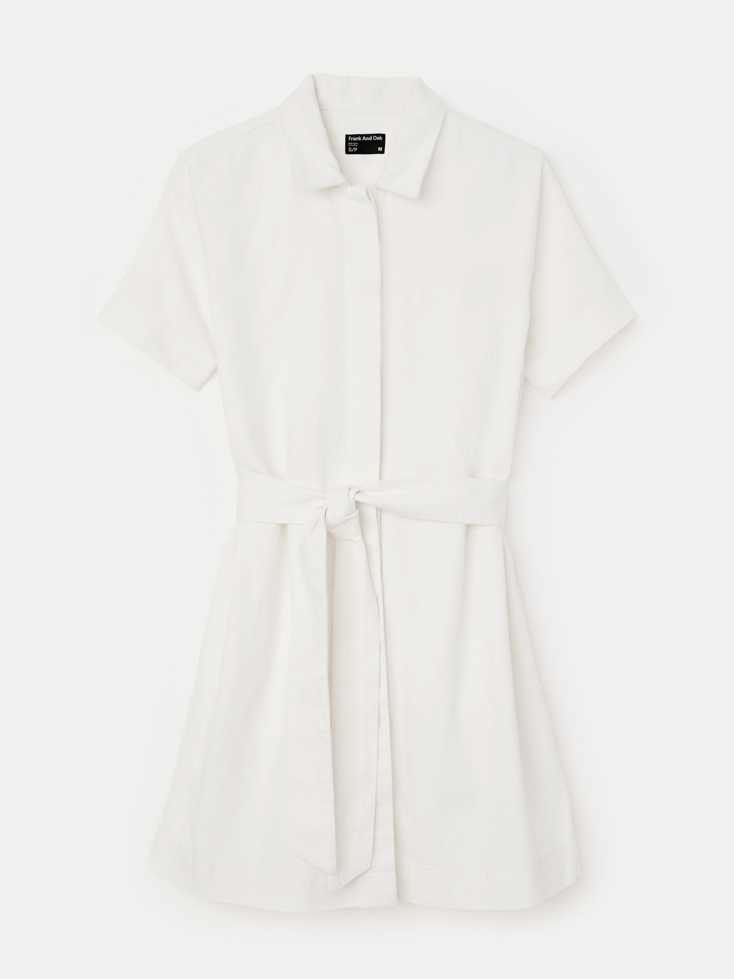 Das Camp-Kragen-Kleid aus baumwollähnlichem Hanf in Offwhite