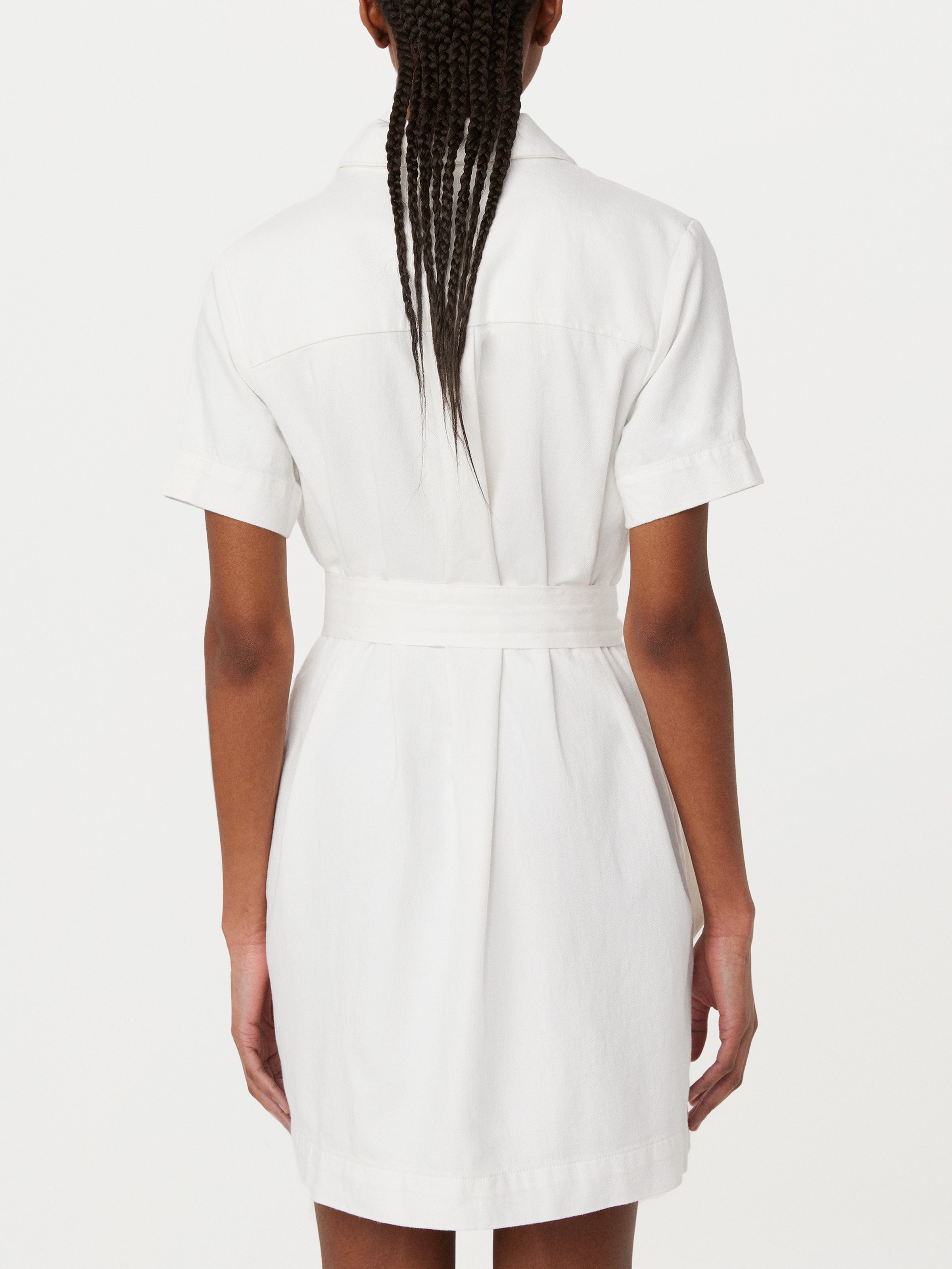 Das Camp-Kragen-Kleid aus baumwollähnlichem Hanf in Offwhite