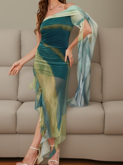 Aurelia | Schulterfreies Kleid mit Rüschen und Mesh