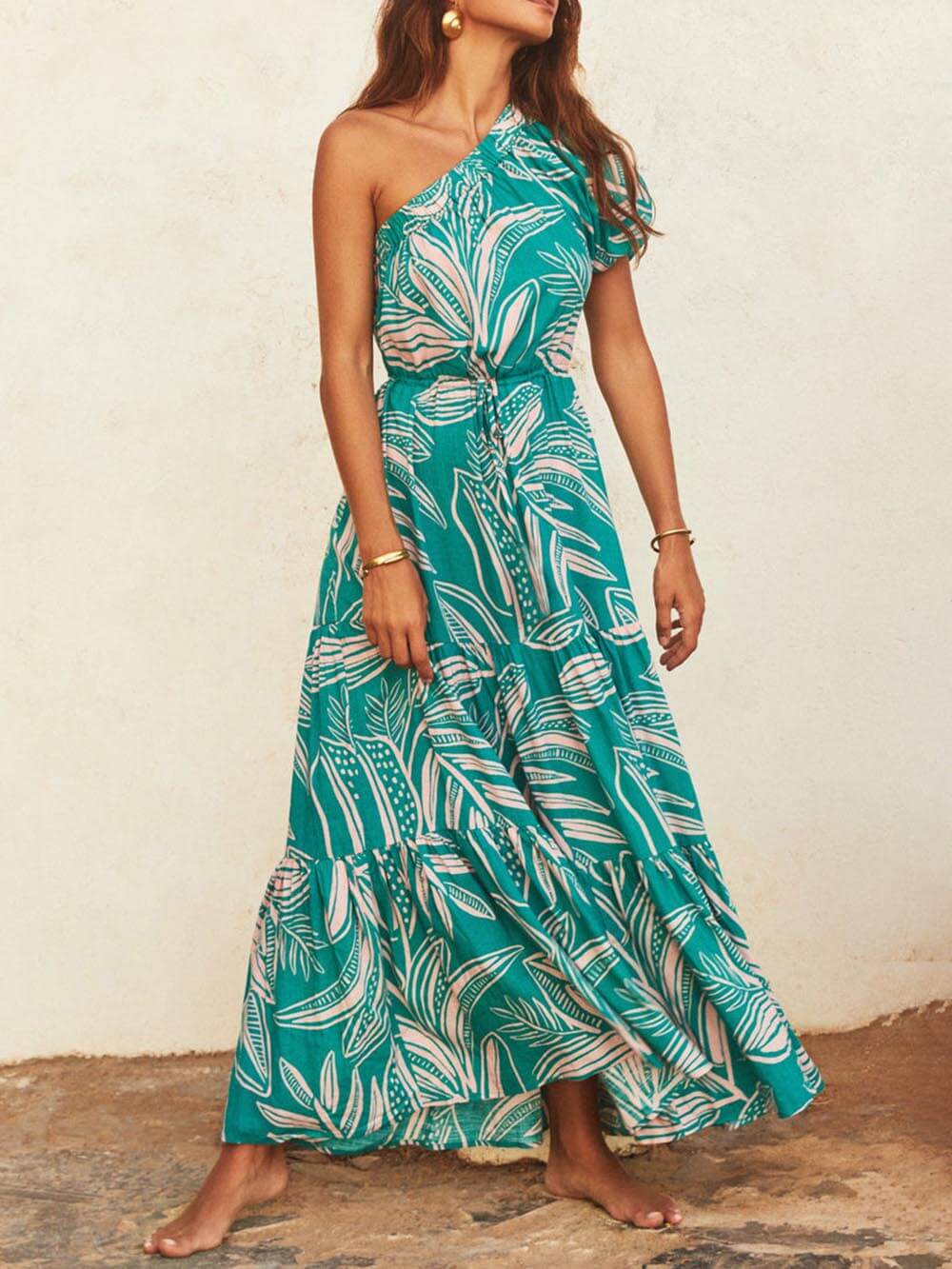 Schulterfreies Kleid mit Palmblatt-Print und floralem Urlaubsstil