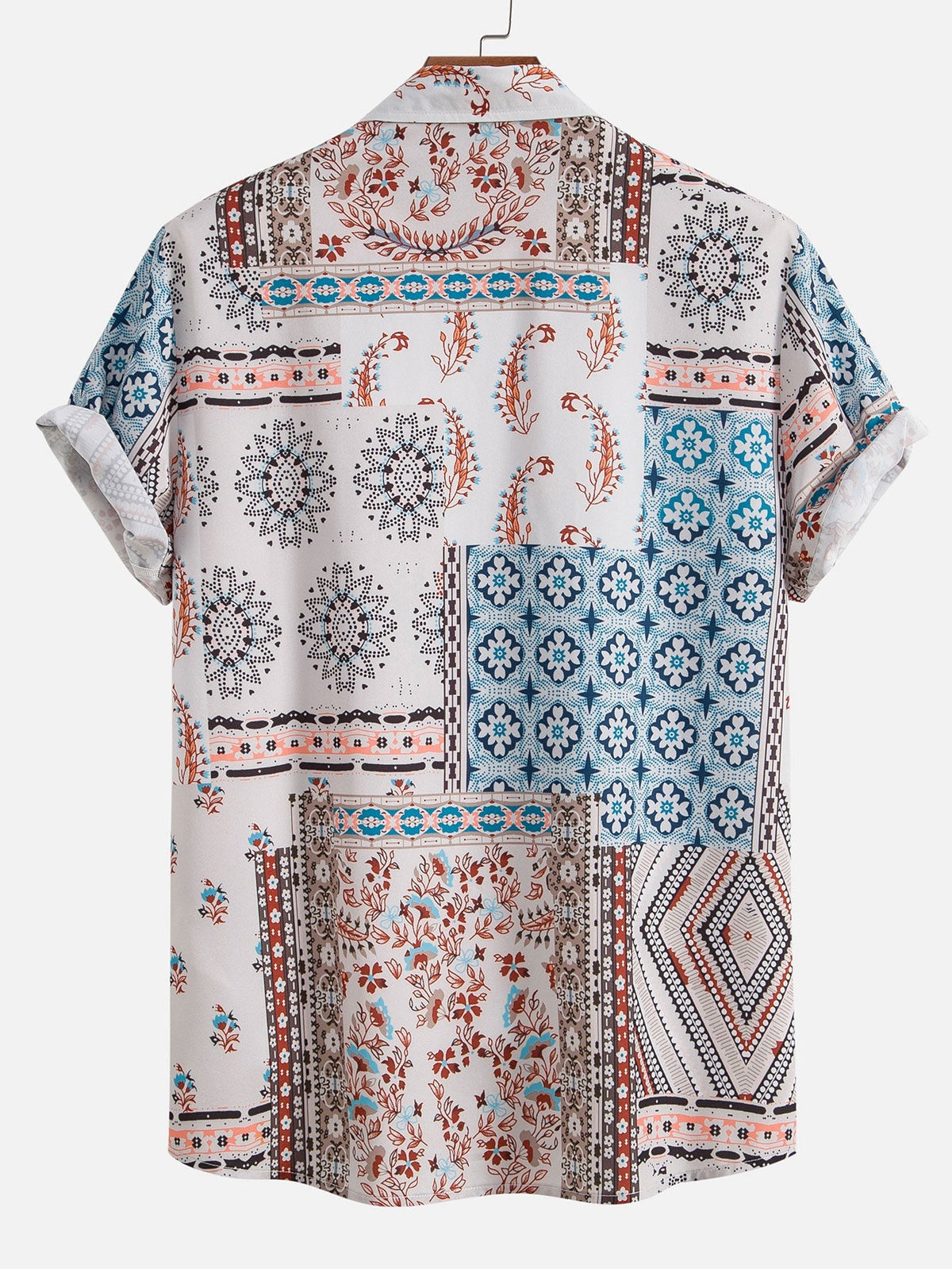 Hemd mit Schalprint und Badehose mit Knopfleiste
