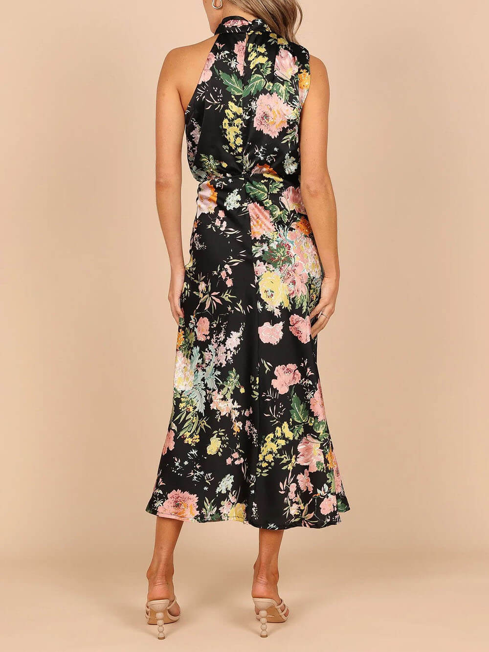 Maxikleid mit Neckholder, floralem Muster und elastischer Taille