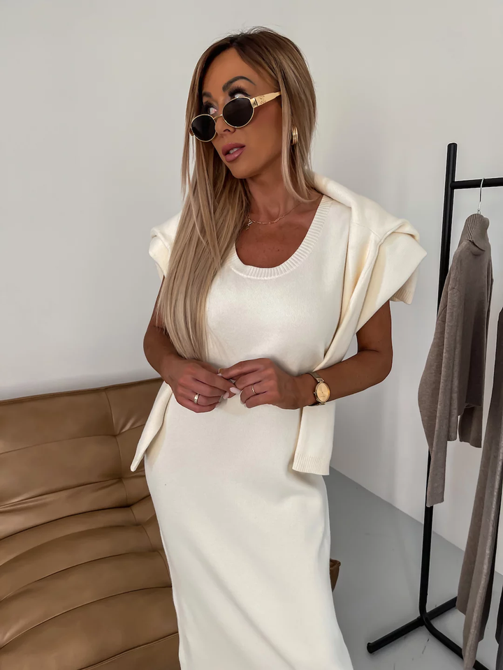 Elegantes Set aus Midikleid und Rollkragenpullover