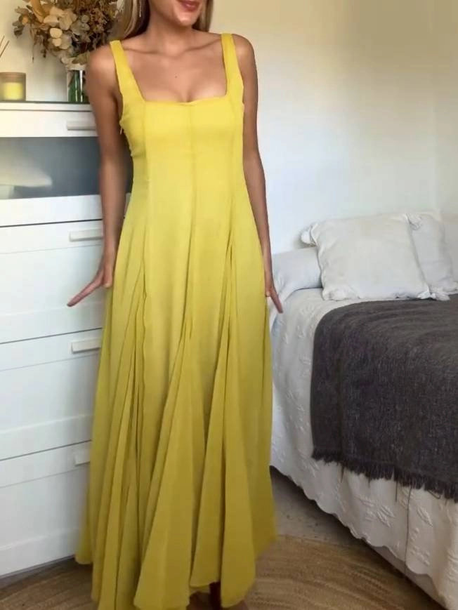 Elegantes langes Kleid mit quadratischem Ausschnitt und Trägern, ideal für legere Tage