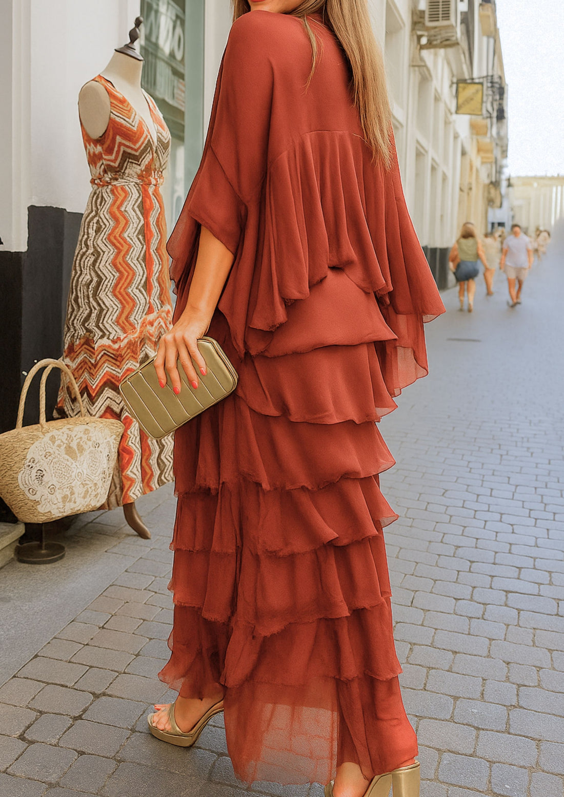 Amara Asymmetrisches Maxi-Kleid mit Lagen und Volants - Bordeauxrot