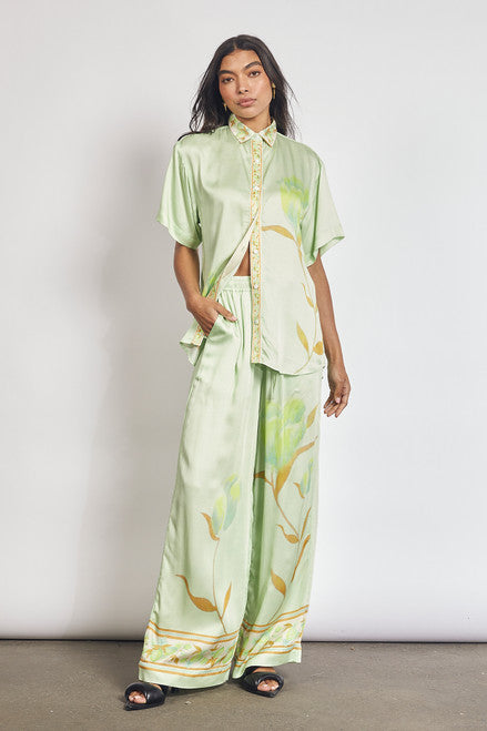 Niah | Zweiteiliges Blumen-Set mit Kurzarmhemd und weiten Hosen mit Taschen und Taillenkordel
