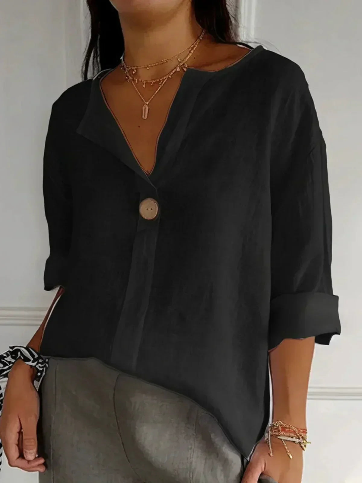 Oriana™ | Zeitlose Bluse mit Ausschnitt