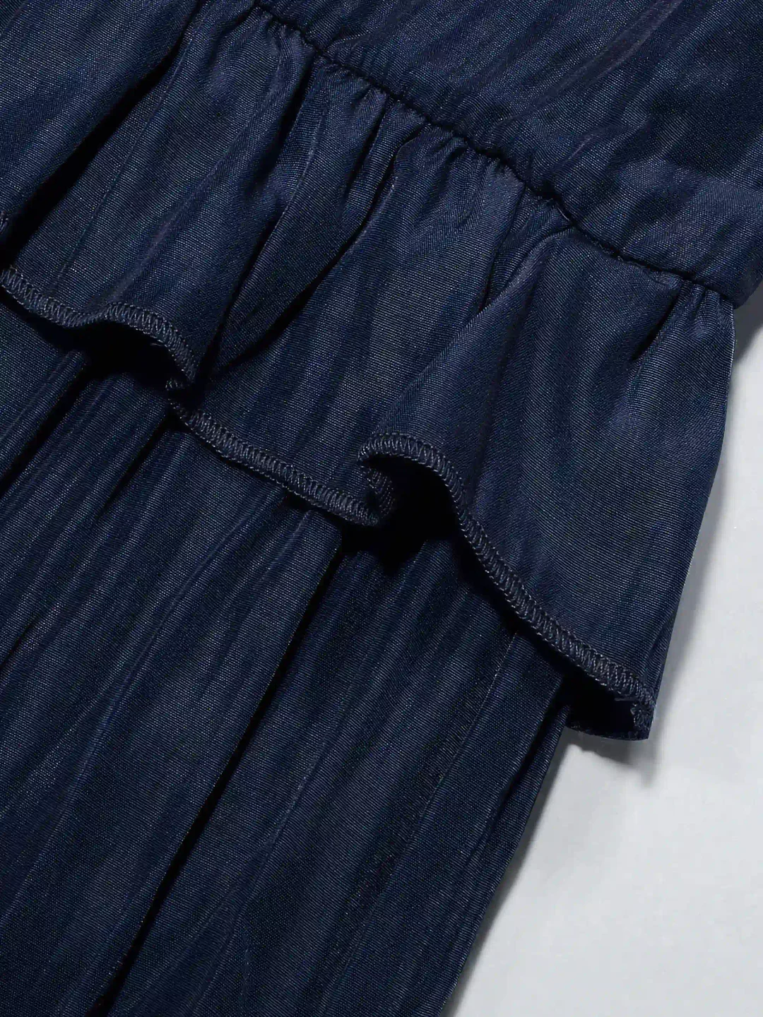 Vesa™ | Fließendes Kleid mit Rüschen