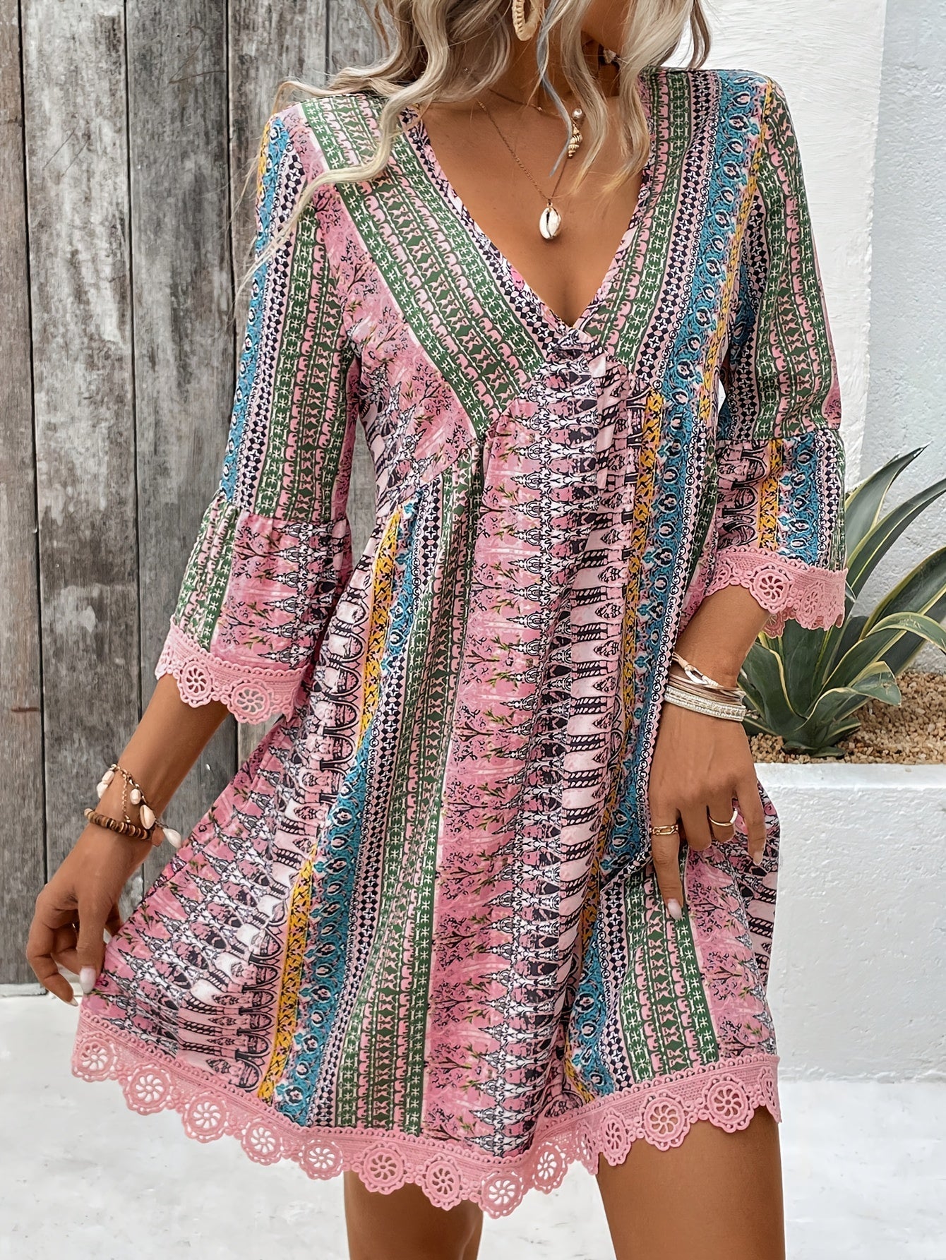 Sofie - V-Ausschnitt Kleid mit Spitzenbesatz