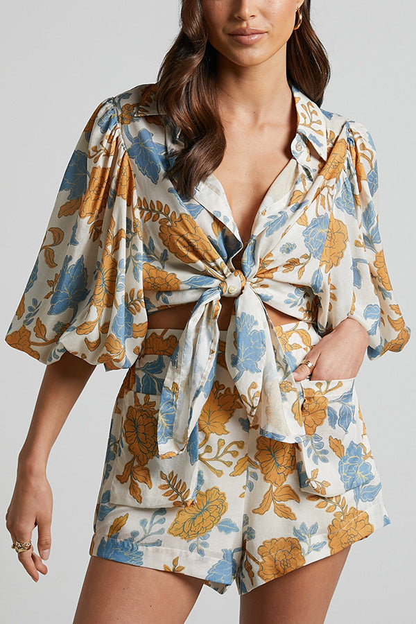 Hawaii – Geblümtes Strand-Set mit Oversize-Hemd, Triangel-Bikini-Top und Shorts mit Taschen