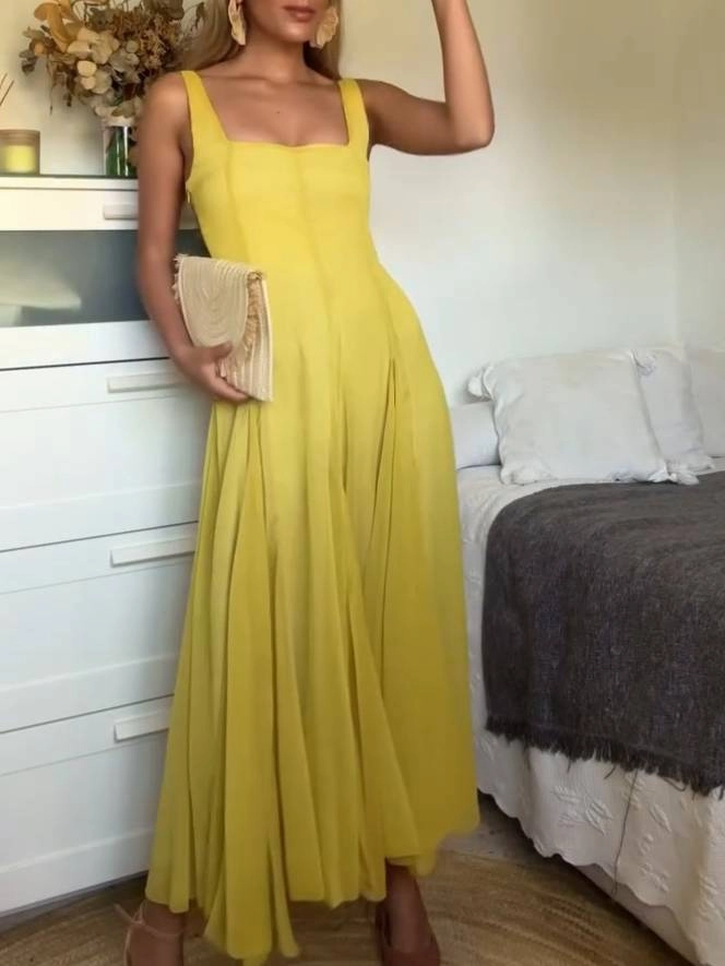 Elegantes langes Kleid mit quadratischem Ausschnitt und Trägern, ideal für legere Tage