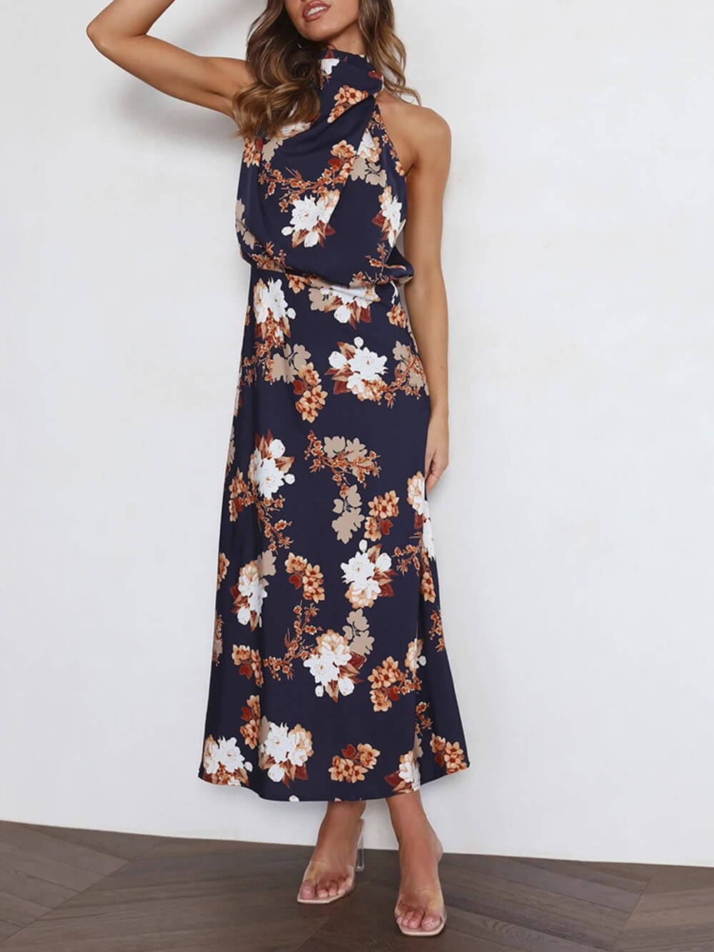 Maxikleid mit Neckholder, floralem Muster und elastischer Taille