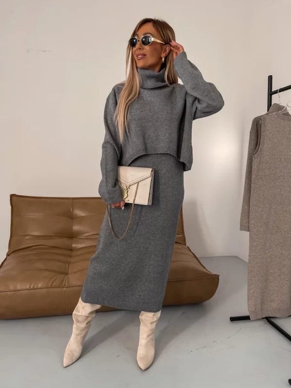 Elegantes Set aus Midikleid und Rollkragenpullover