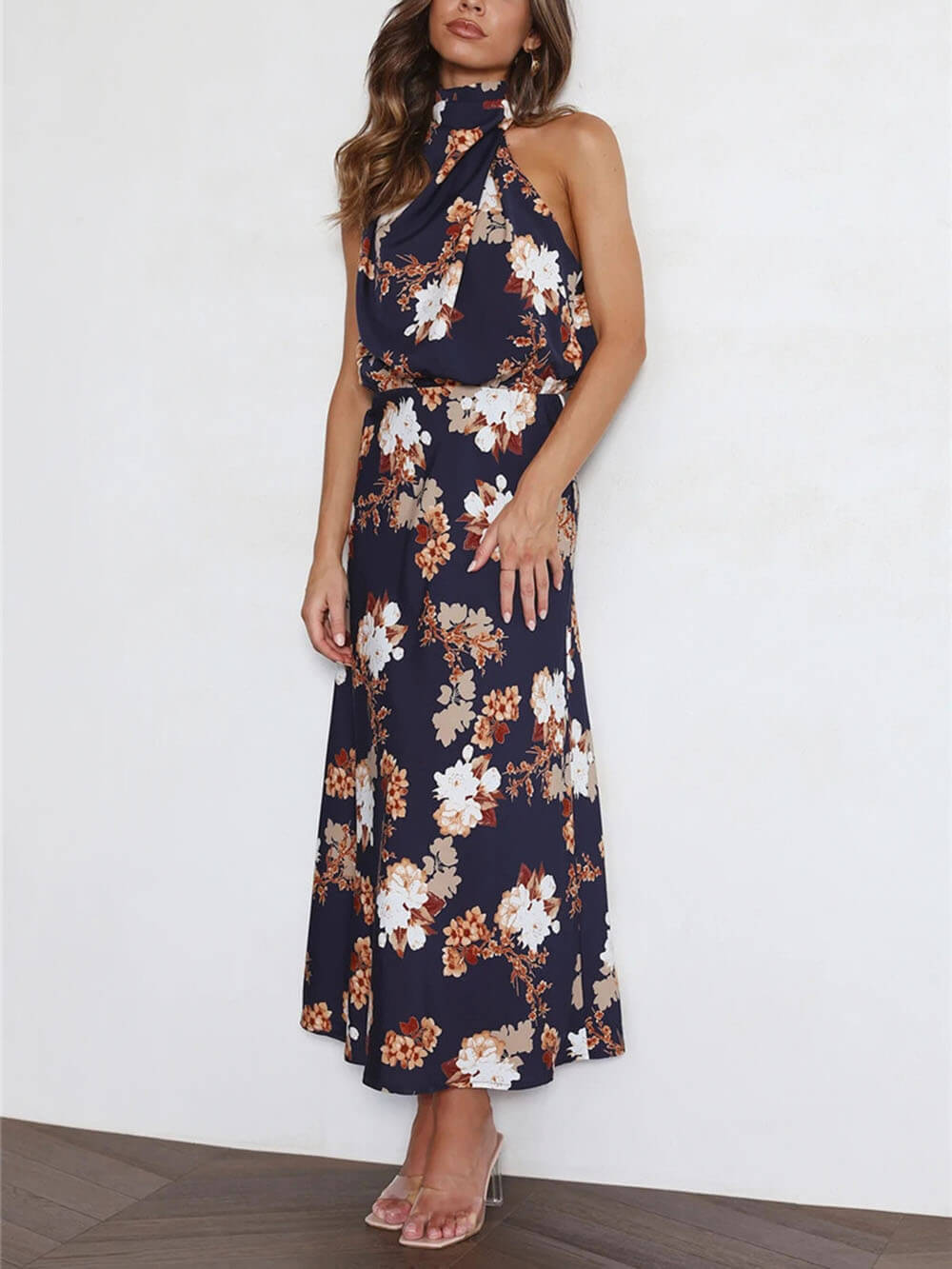 Maxikleid mit Neckholder, floralem Muster und elastischer Taille