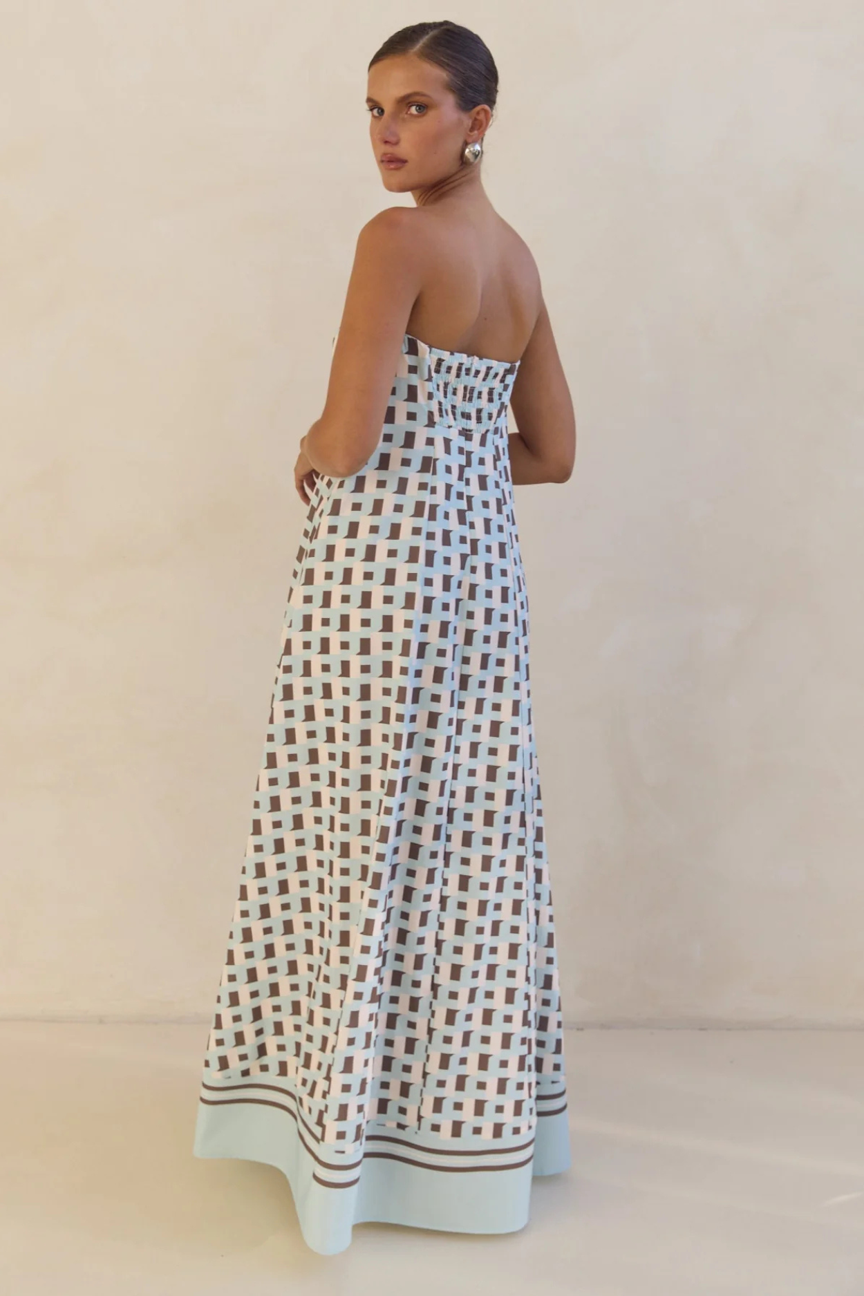 Arya Schulterfreies Maxikleid - Braunes Quadrat
