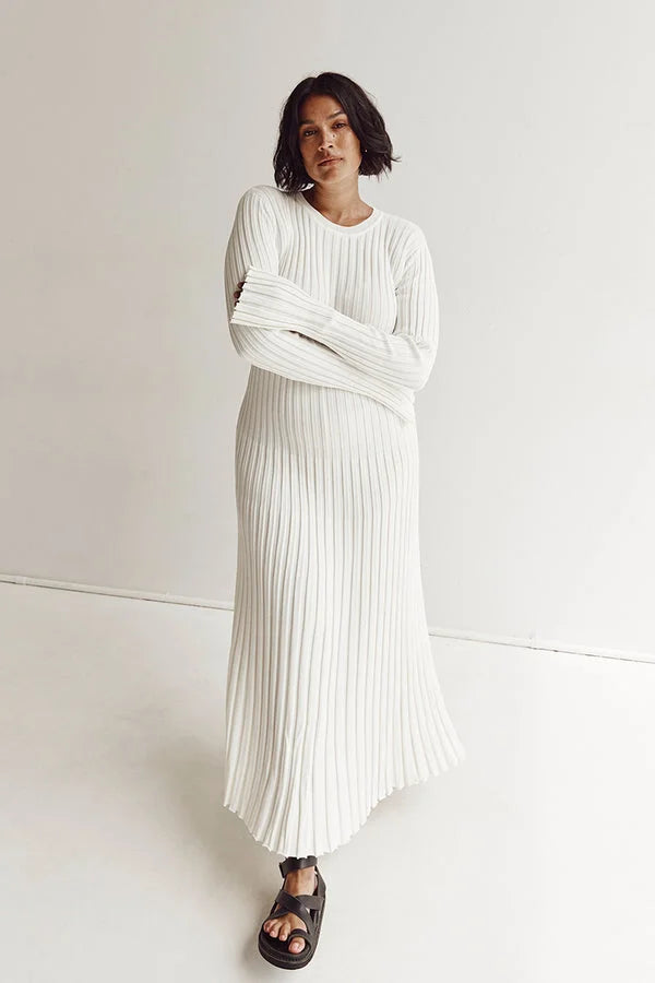 Elodie | Pulloverkleid mit Rundhalsausschnitt und Midi-Länge