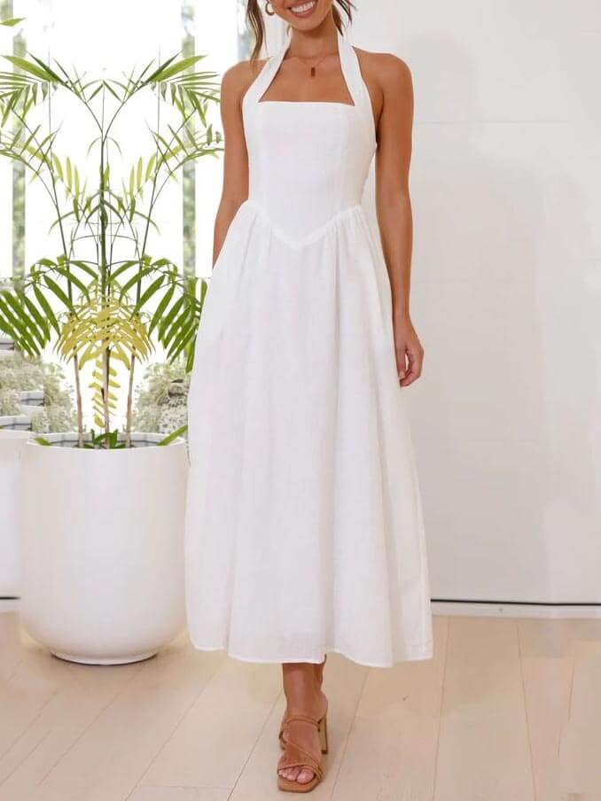 Tailliertes kleines schwarzes Midikleid mit Neckholder-Ausschnitt