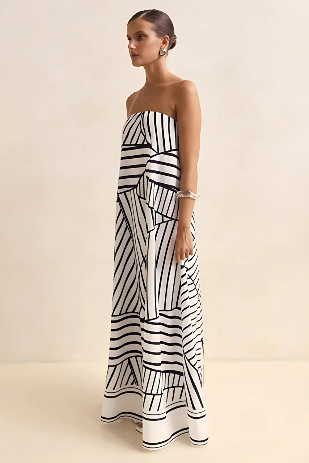 Arya Schulterfreies Maxikleid | Schwarze Streifen