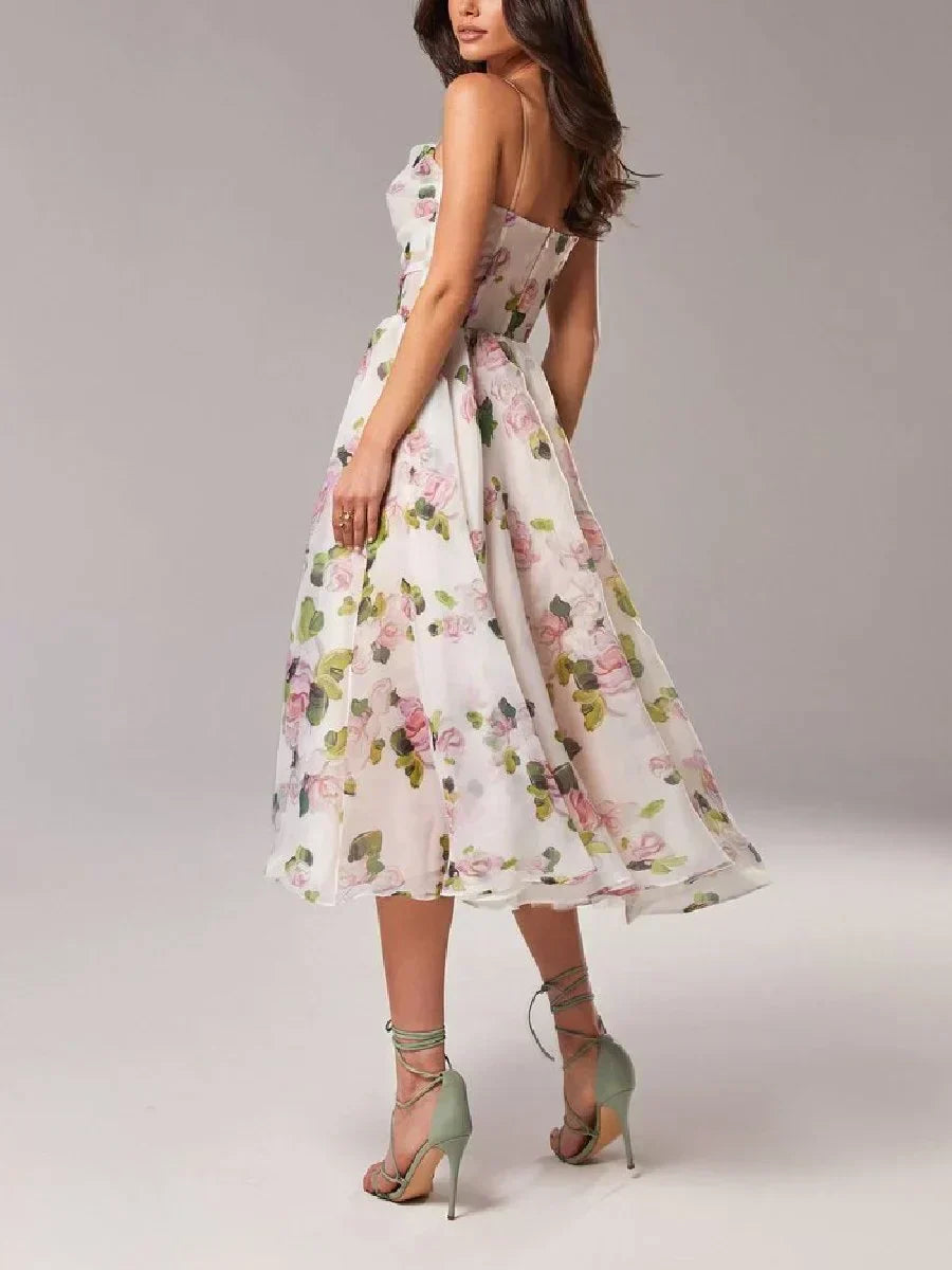 Kelly Luxuriöses trägerloses Kleid