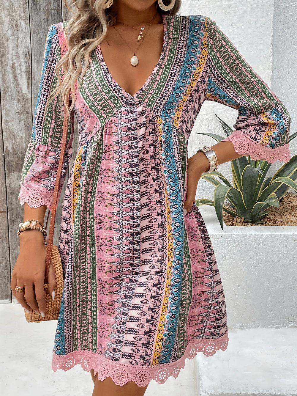 Sofie | V-Ausschnitt Kleid mit Spitzenbesatz