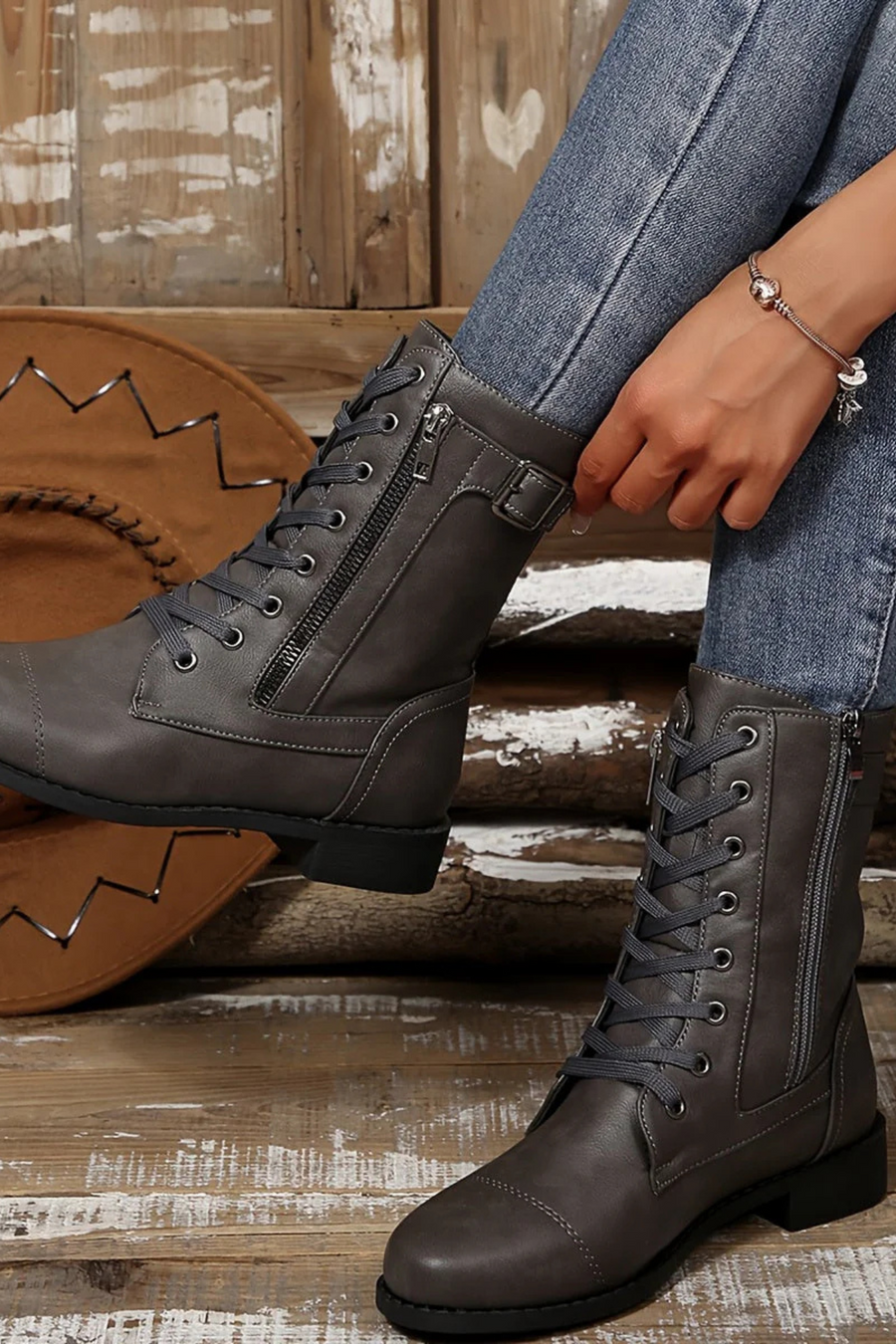 Miya Zip-Up Leather Boot Grau