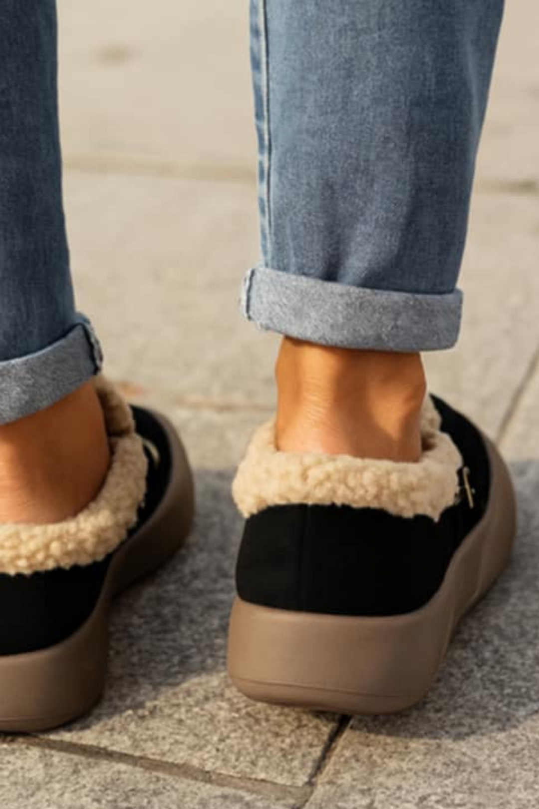 Ivory Bequeme Schuhe mit Fleecefutter - Schwarz