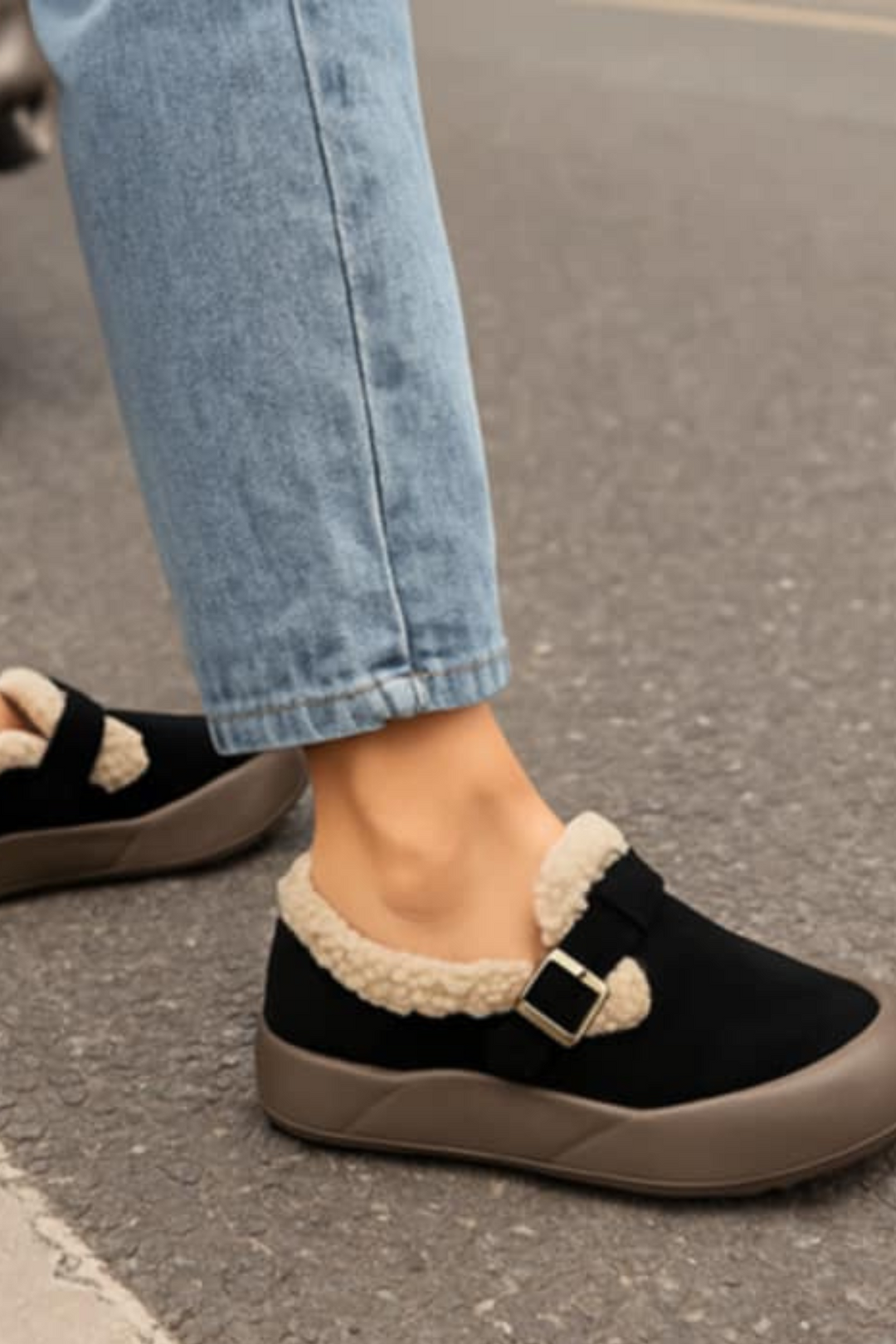 Ivory Bequeme Schuhe mit Fleecefutter - Schwarz