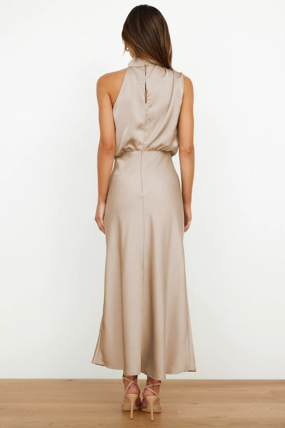 Elise | Elegantes Satin-Halterkleid | Anmutig & Schick